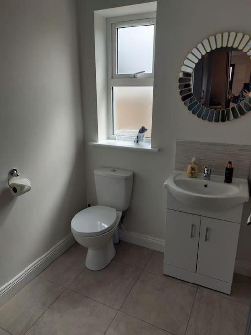 Stunning New 3 Bed Townhouse Hébergement de vacances *